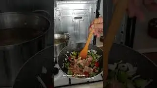 суп из лапшы и баклажанов