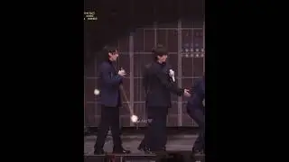 Poor Suga and Jimin have to struggle with mic 🤣