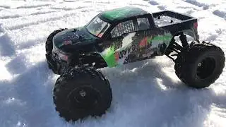 RC terénní auto 4X4 2,4Ghz Lion, které umí jezdit i v -18C pod nulou