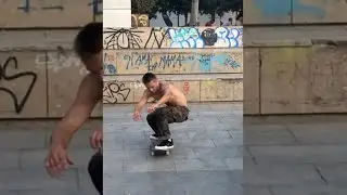 360 Flip vs Tailwhip на скейте с блоков в Барселоне! MACBA!