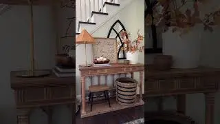 6 Different Fall Entryway Table Styling Ideas 🍂