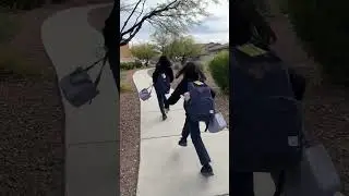 Haha~how to do sexy walking, it’s funny^^