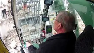 Baustelle: Fahrer des Abriss-Baggers am Sedelhof