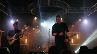 Leander Kills - Még nem veszíthetek