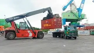 kapal wenis mas, bongkar muat kontainer pelabuhan