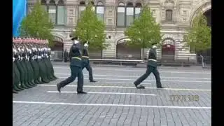 На Параде Победы 2024 в Москве участник потерял ботинок