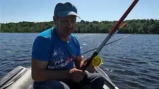 Маленькая щучка на спининг.