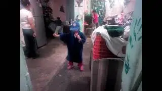 nena bailando