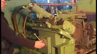 CINCINNATI MODEL 220-8LR CENTERLESS GRINDER