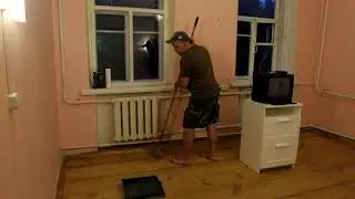 Удаление старой краски с пола, покрытие досок лаком