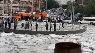 Льдины в июле/Стихия парализовала несколько регионов Армении