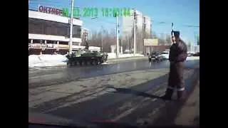 ДТП с ТАНКОМ НА ДОРОГЕ!!!! БМД против СТОЛБА! Великая битва
