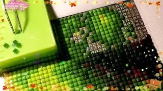 Алмазная вышивка квадратными стразами