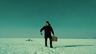 Грузовой квадрокоптер с бесшумными пропеллерами.