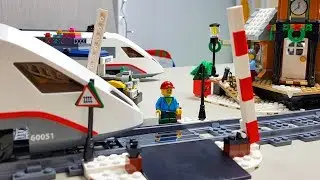 Railway station, platform and railway crossing LEGO Creator (10259)