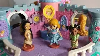 Rescate un castillo con música y luces y lo decore con estas hermosas princesas ❤️