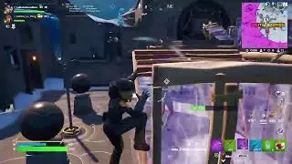 Fille Joue Live en direct a Fortnite