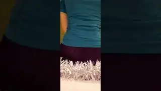 Большая попа села на торт