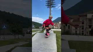 Юля первый раз катается в памп-треке🤩🏄‍♂️🔥 