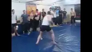 Драка кавказца и русского! Нокаут!