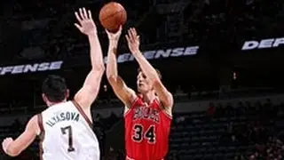 Mike Dunleavy Buries the Game-Winning Three for the Bulls!