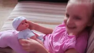 Играем с пупсом