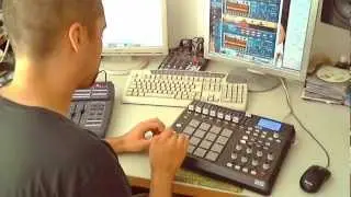 Beat Making - sick Indian sample - Akai MPD 32 - by Callya