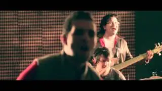 Esto Es Amor - Alkilados (Video Oficial)