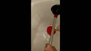 Чистим затор в канализации вантузом, правильно!