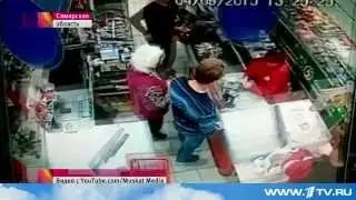 Урод в Магазине в Нокаут Отправил  Бабушку