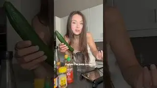 Parfois tu as juste envie de manger un concombre en entier 🤷🏼‍♀️