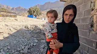 Building a hut for Niloufer with the help of Fatima and her relatives / Nomadic life documentary