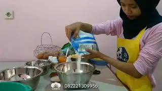 C'Laos (roll cake lengkuas)