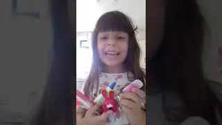 Mostrando o meu material  escolar 💒