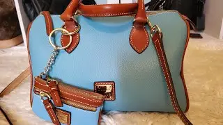 What’s in my bag(Barrel satchel 28 Dooney)
