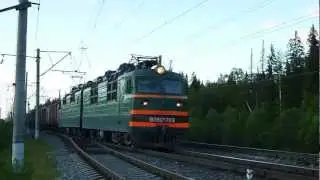 Электровоз ВЛ80Т-789 с грузовым поездом