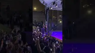 sago seyirciyi gazlıyor