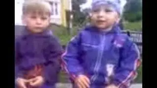 Сергей и Дима  хотели рассказать стихи,но внезапно появилась машина!