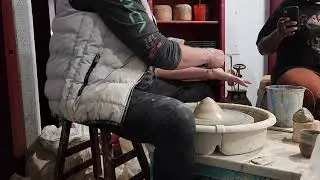 Proper hand position - Throwing Clay on a wheel