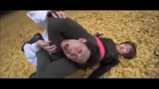Woman breaks man’s neck with her legs (Headscissors kill)