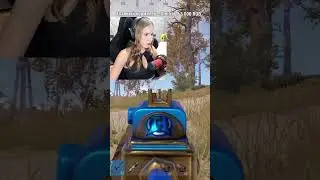 Девушка вышла в 1vs3 в раст 