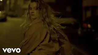 Benjamin Biolay - Comme une voiture volée (Clip officiel)