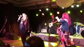 The B-52's en Chile - Roam (02/10/2013 Casino Monticello)