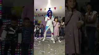 Concurso de TikTok. 😂 Niña nos sorprende bailando. 