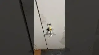 Дверной ручке поплохело))))