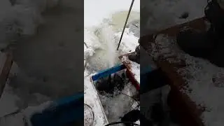 качаем воздух в озеро