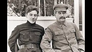 Почему Василий Сталин рвался на фронт. Василий сын Иосифа