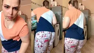 روتيني اليومي الخاص 💞 البنوته الكيوته المطلقة واقفه علي حوض الغسيل طيبه قلبها 😋 🍑