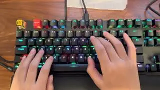GMMK 1 with Akko v3 cream yellow