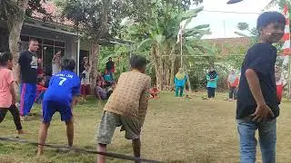 Lomba balap karung dalam memeriahkan ultah kemerdekaan Indonesia ke 79